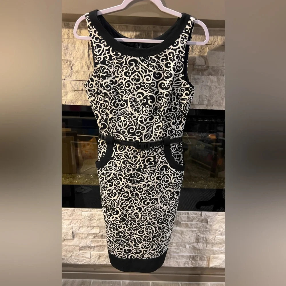 Maggy London size 10 Belted A-line party dress